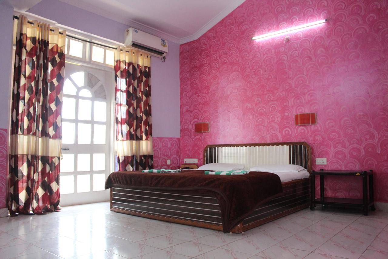 Hotel Natasha Панаджи Екстериор снимка