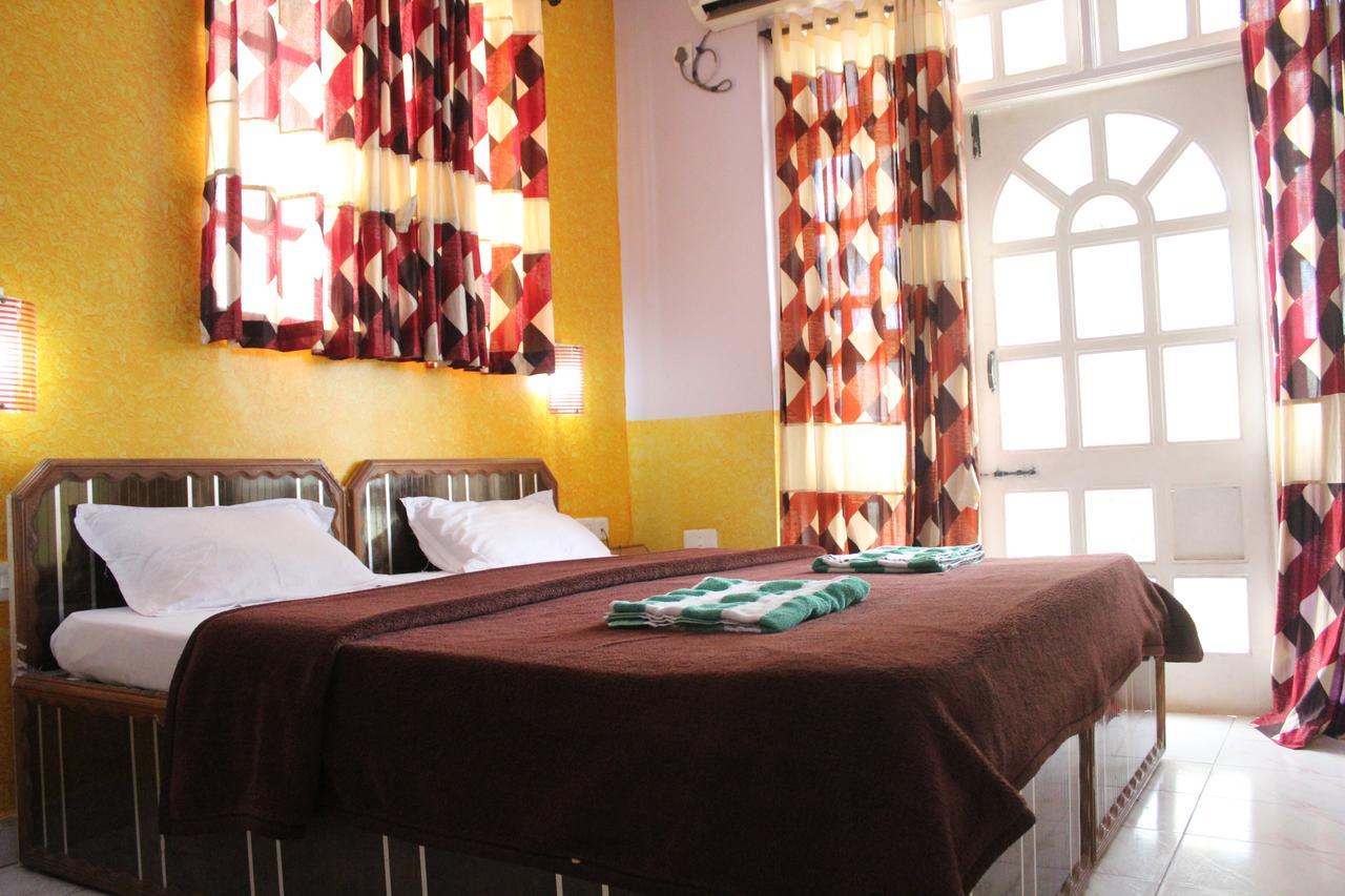 Hotel Natasha Панаджи Екстериор снимка